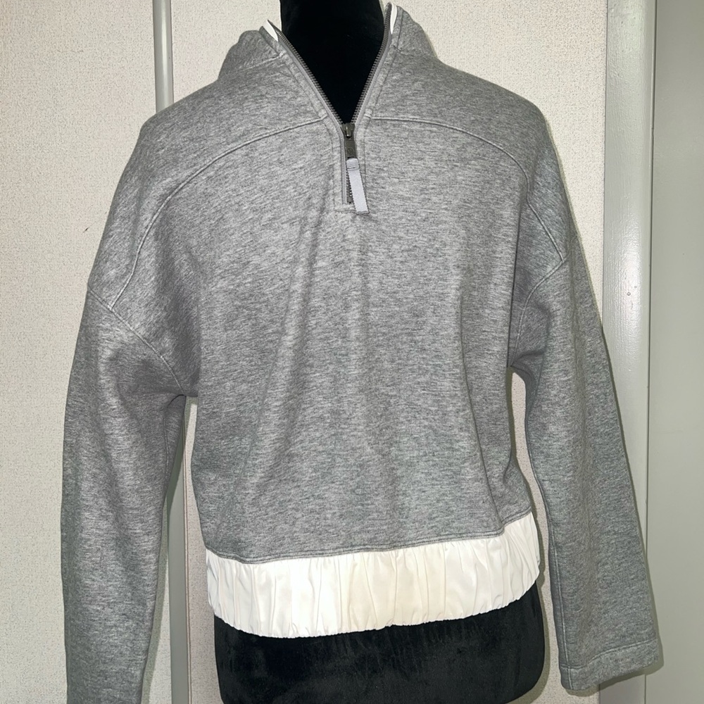 Lululemon Cozy Gray Sweatshirt - Picture 2 of 6